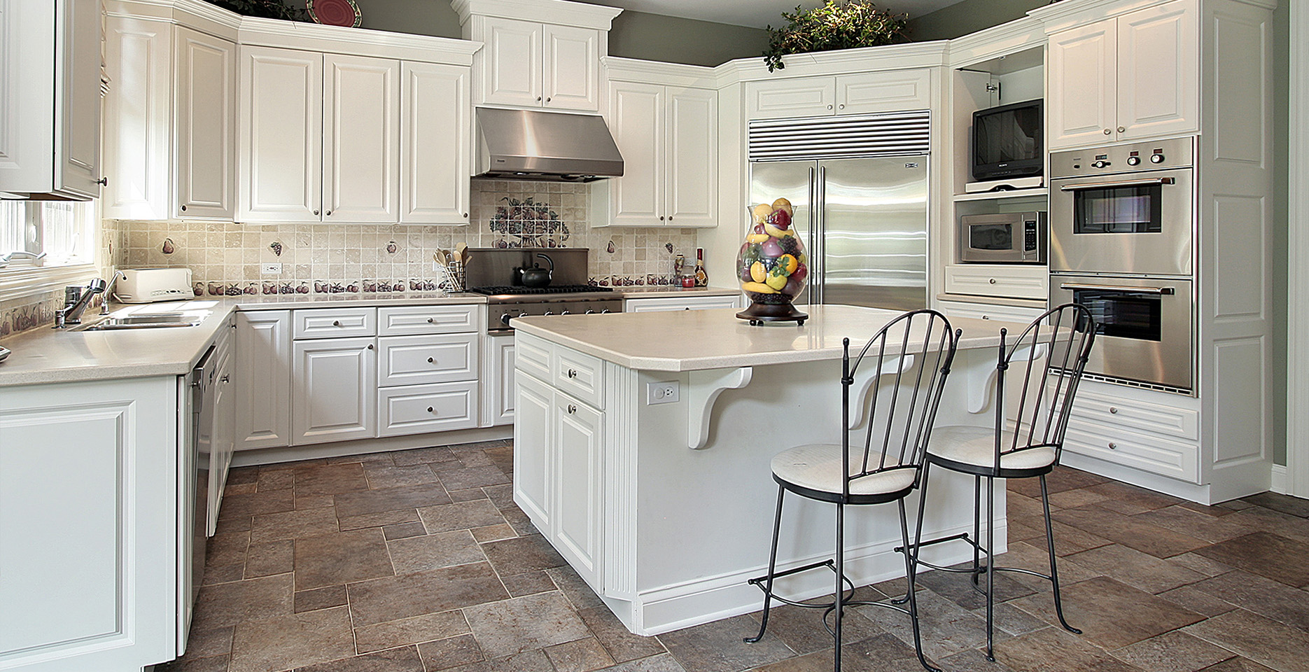 White kitchen cabinets